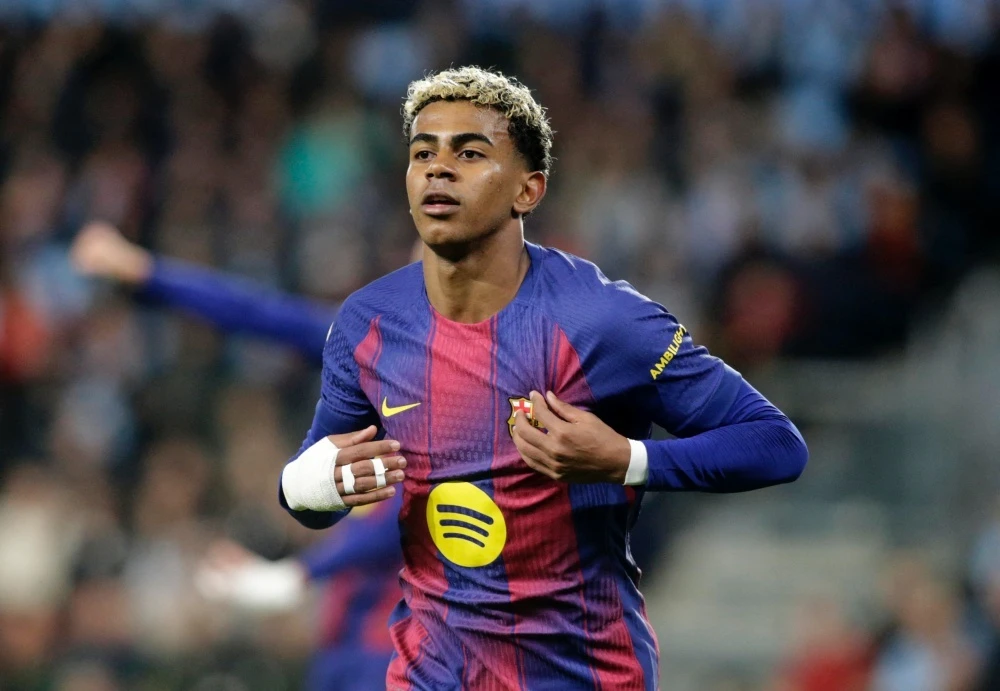 Barca tuyen chien voi HLV tuyen Tay Ban Nha hinh anh