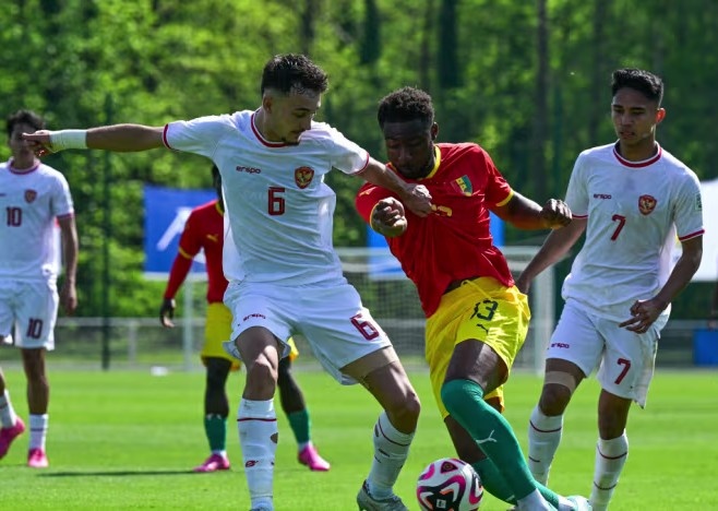 U23 Indonesia nhan cu hich cuc lon hinh anh