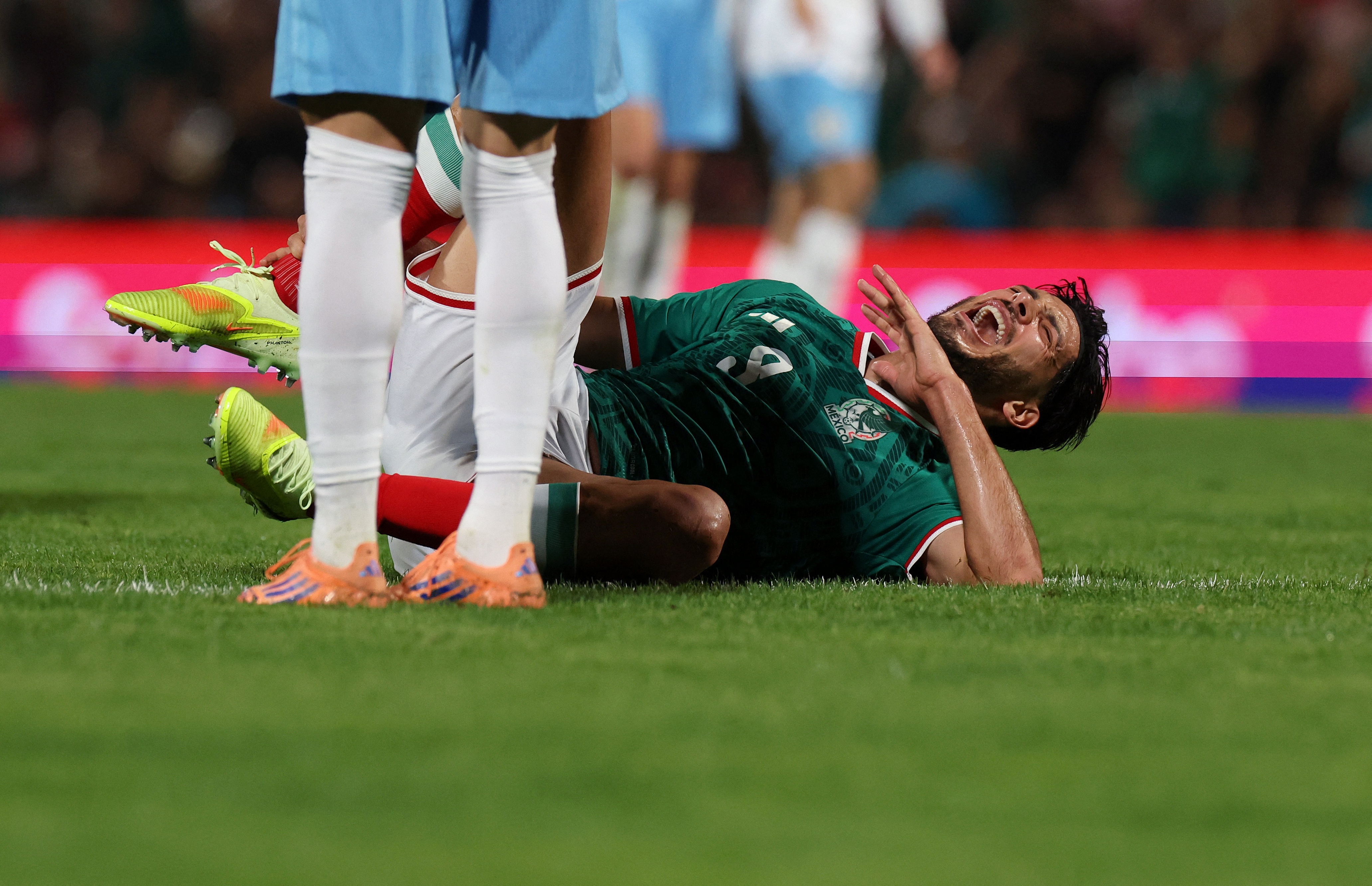 Tuyen Mexico gap tinh the chua tung co hinh anh