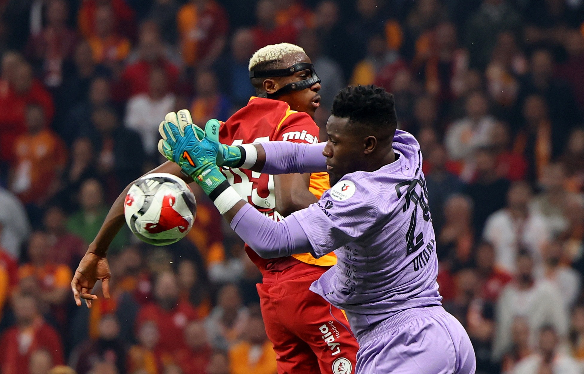 Onana muon tro lai MU hinh anh