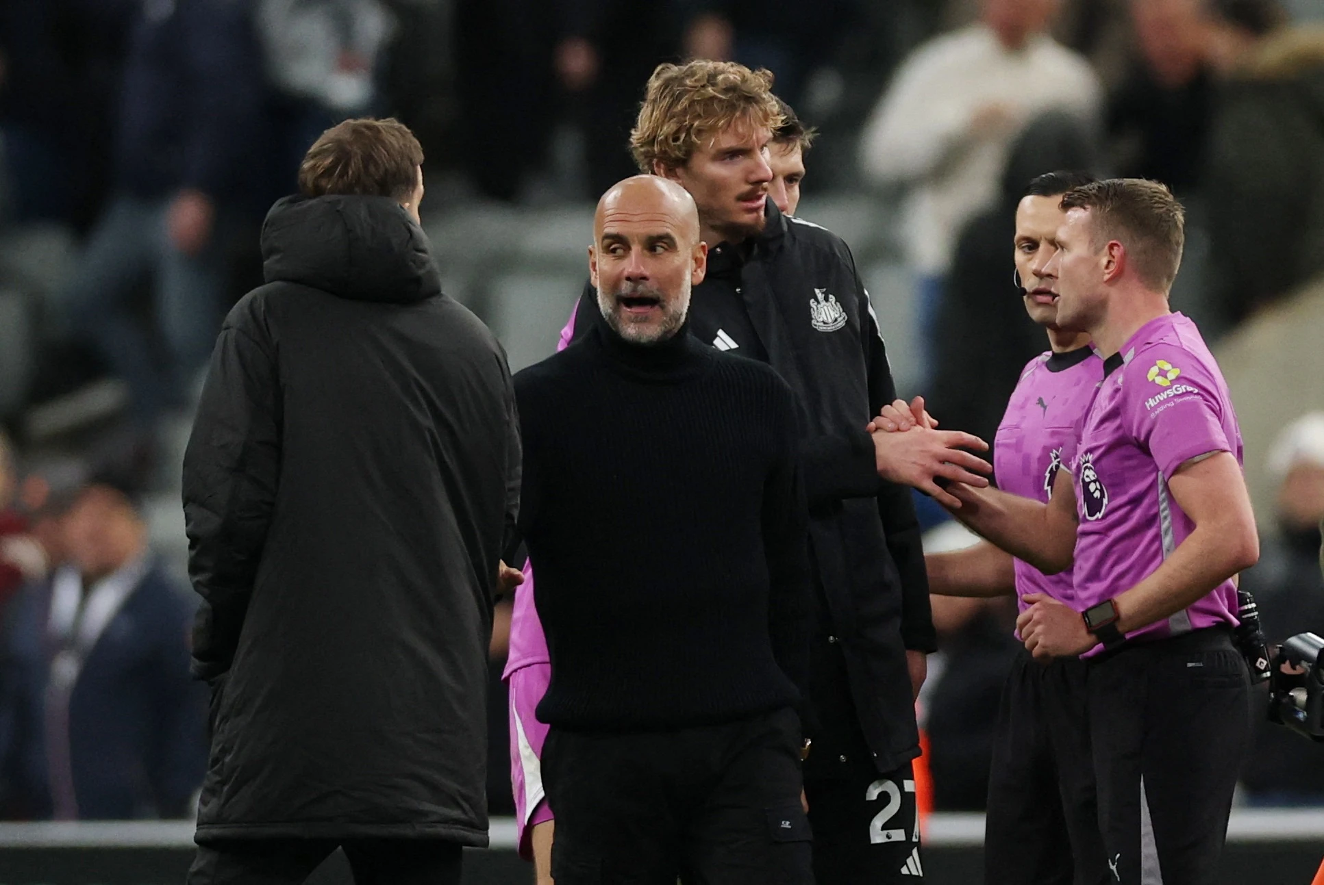 Guardiola noi gian sau tran thua Newcastle hinh anh