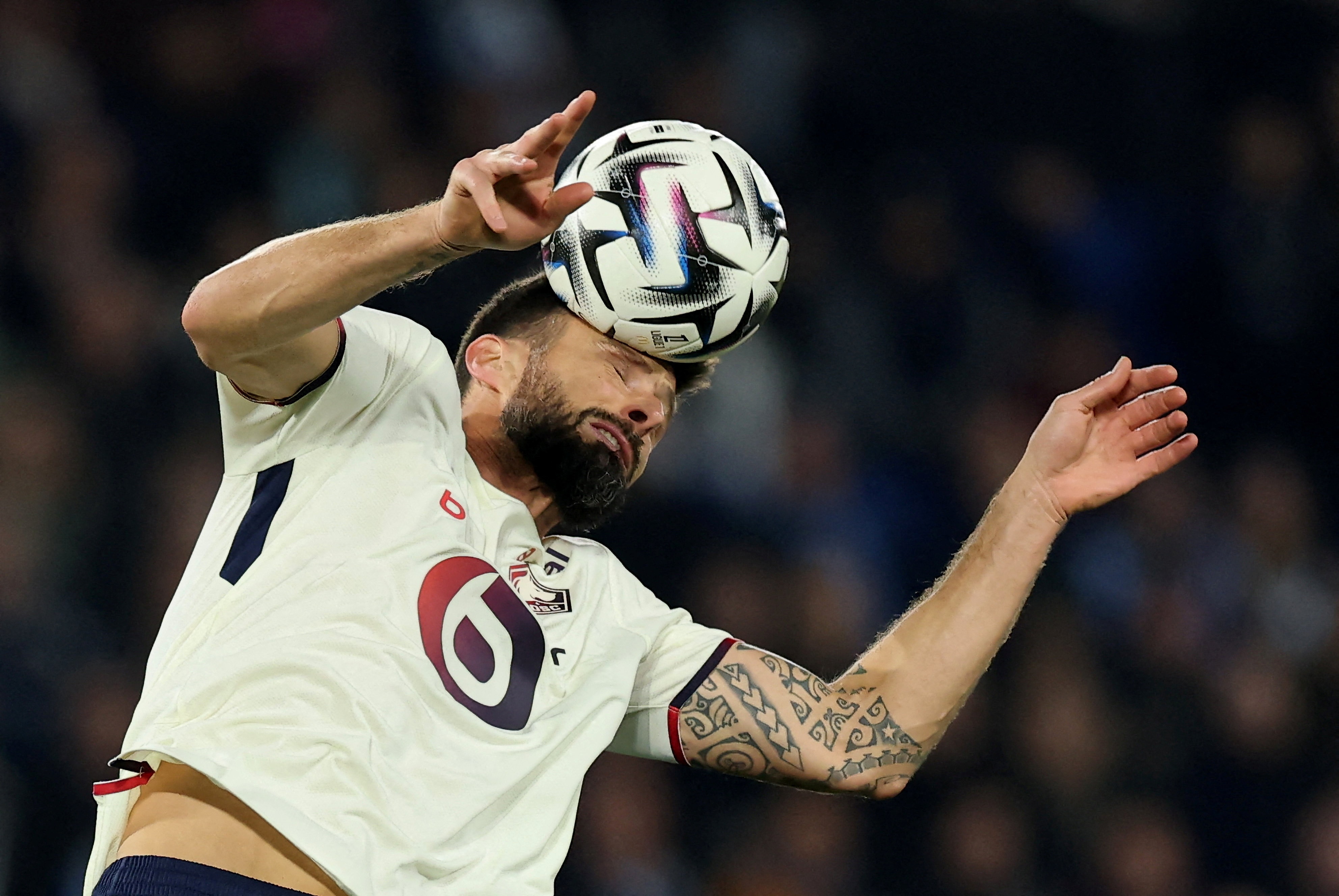 Giroud lap cu dup lich su o tuoi 39 hinh anh