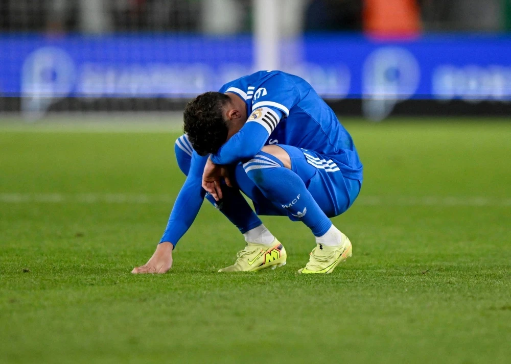 Bao dong cho Real Madrid hinh anh