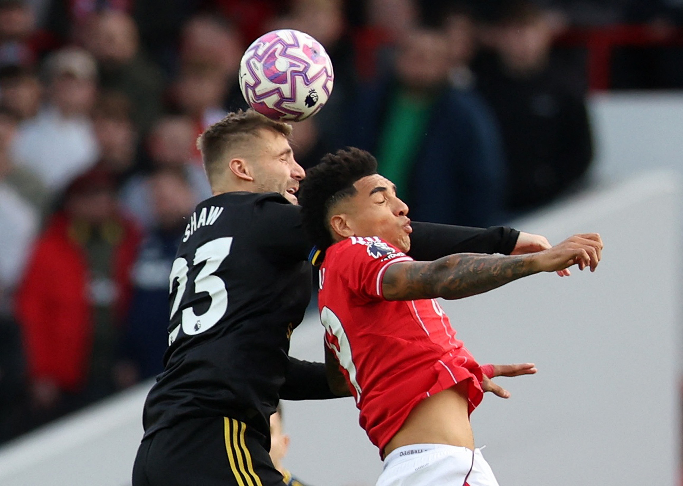 MU dung mao hiem voi Luke Shaw luc nay hinh anh