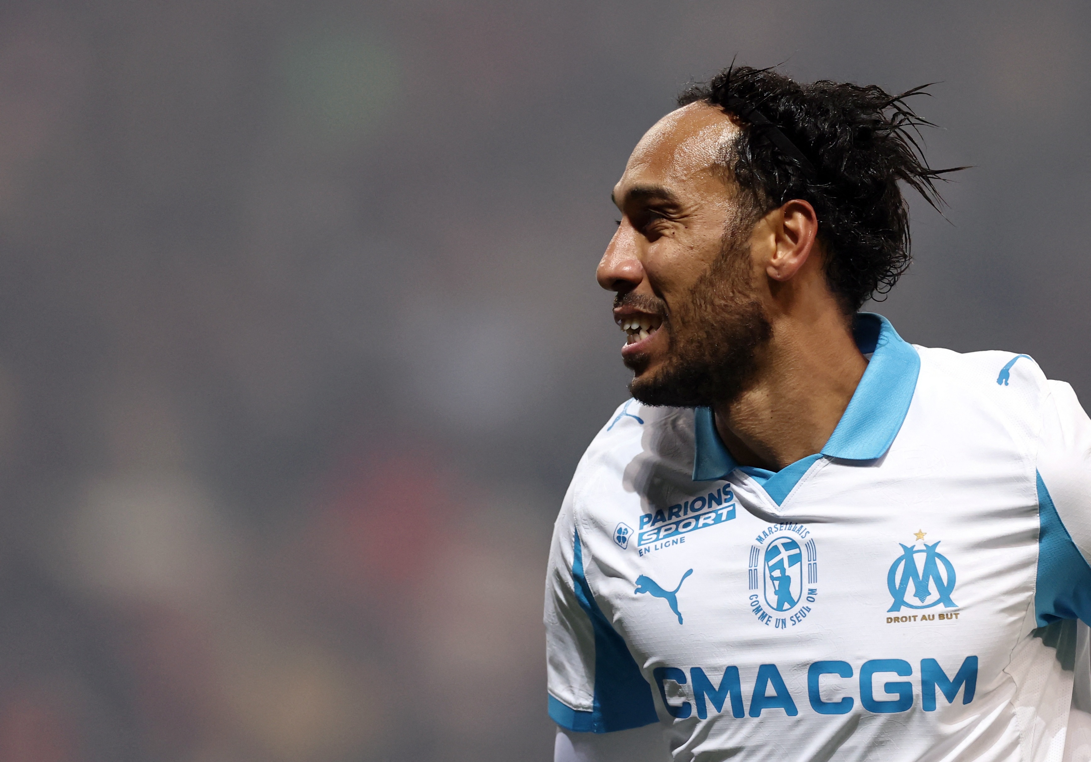 Aubameyang gay sot khi ha guc Newcastle hinh anh