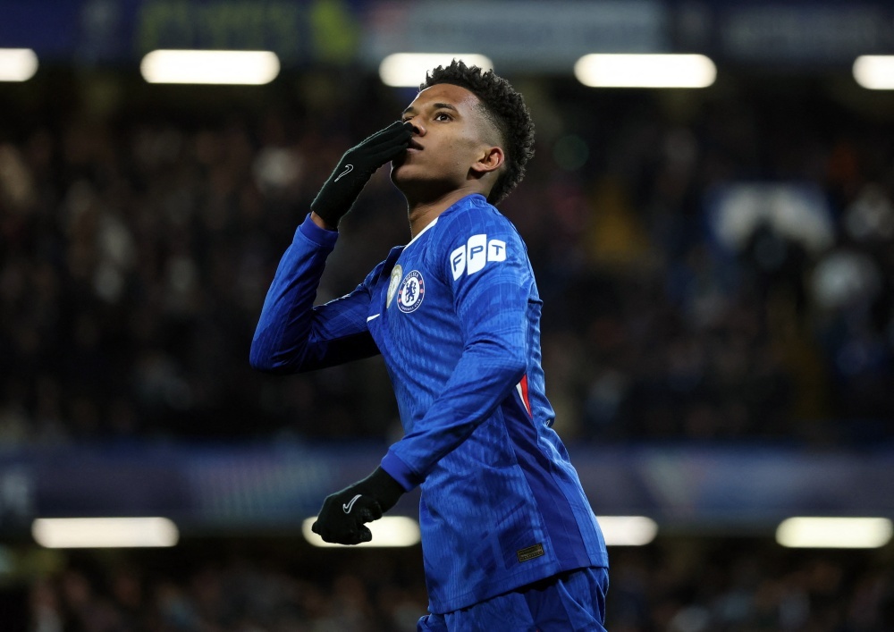 Chelsea trinh lang ky nguyen Estevao hinh anh