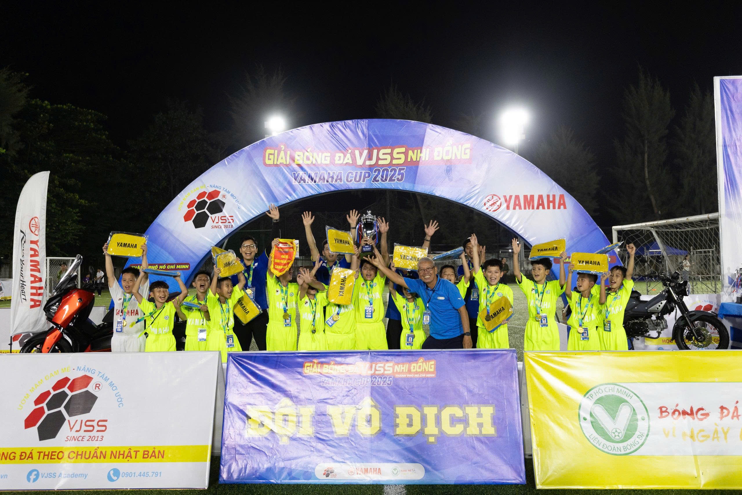 Khep lai nhung ngay hoi bong da nhi dong TP.HCM 2025 hinh anh