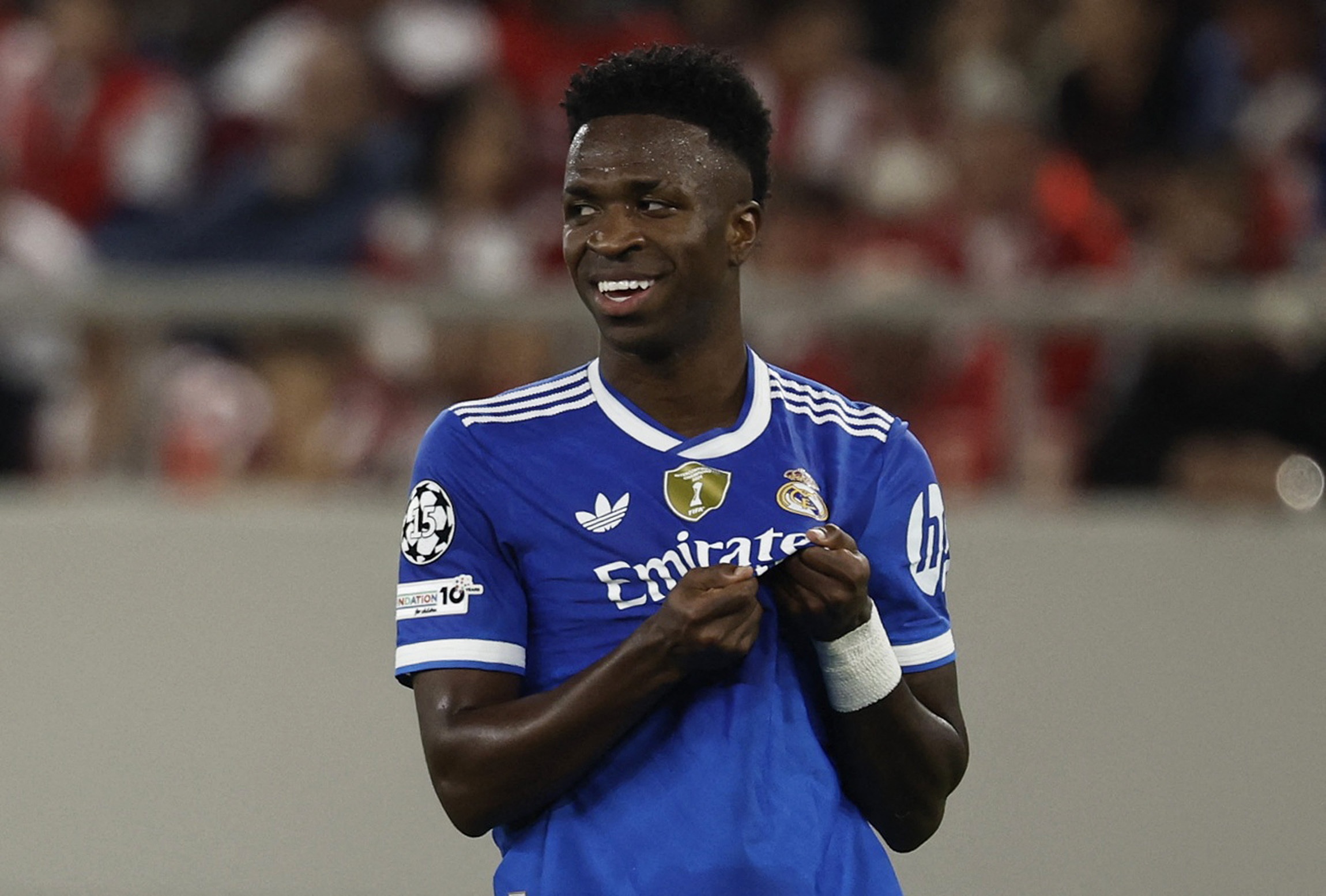 Ly do Vinicius noi gian voi Real hinh anh