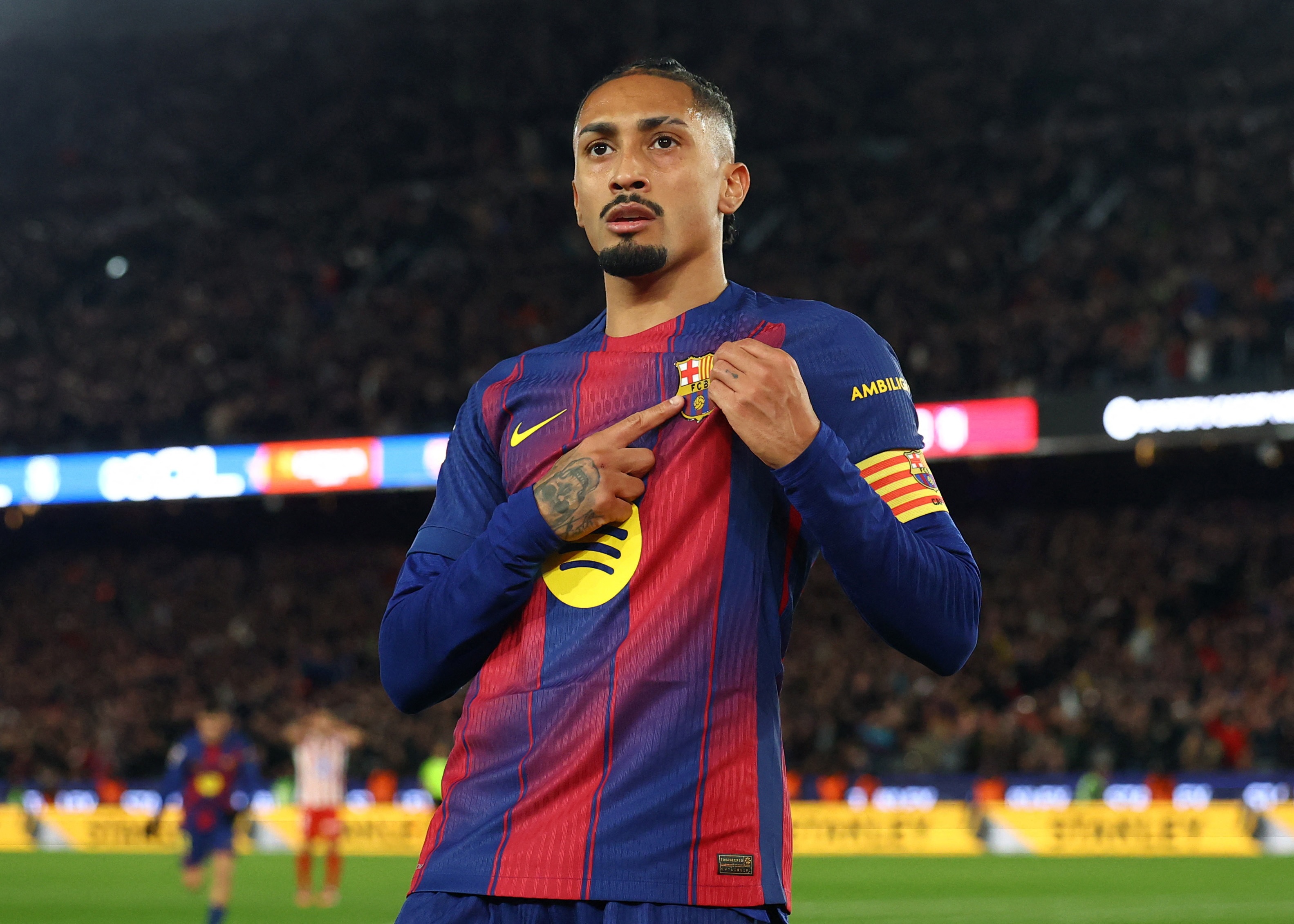 Raphinha thoi bung cuoc tranh luan moi hinh anh