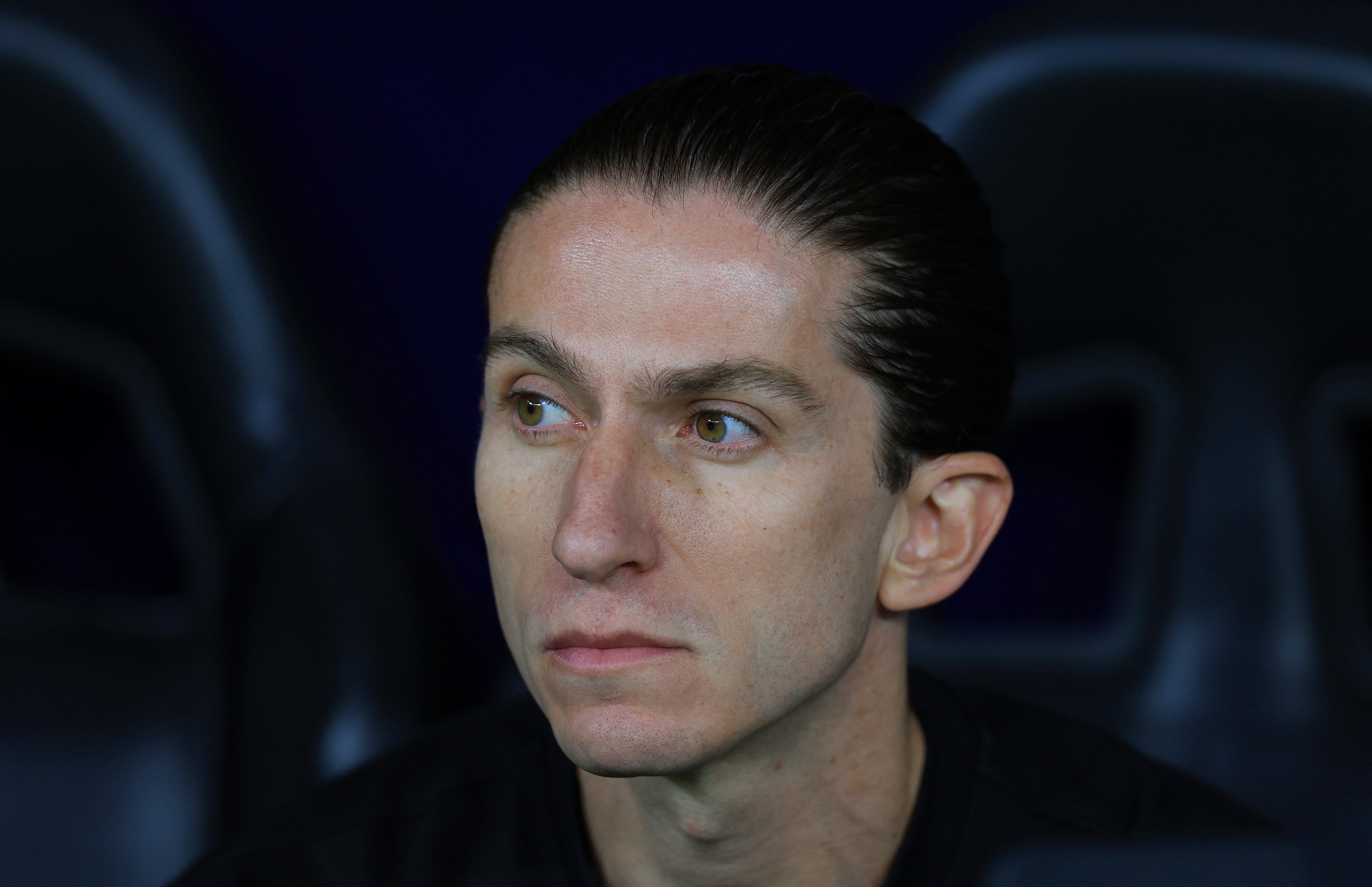 HLV Filipe Luis bi to tham tien hinh anh