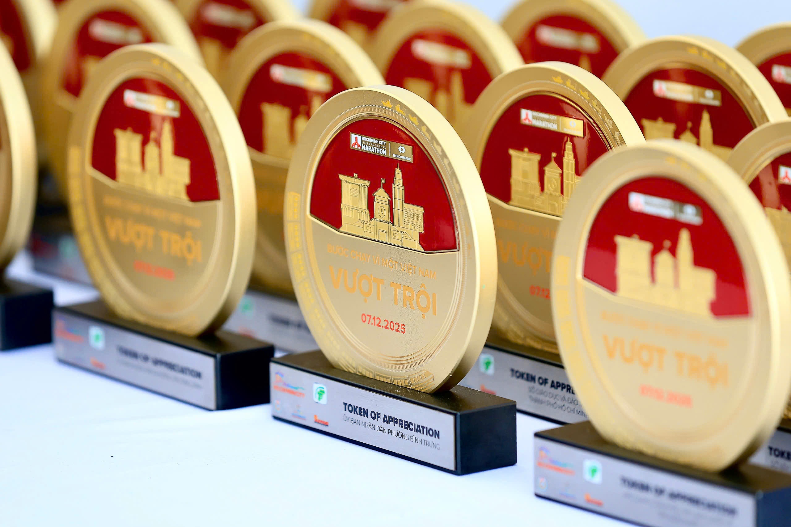 Soi dong Marathon TP.HCM mua 8 hinh anh