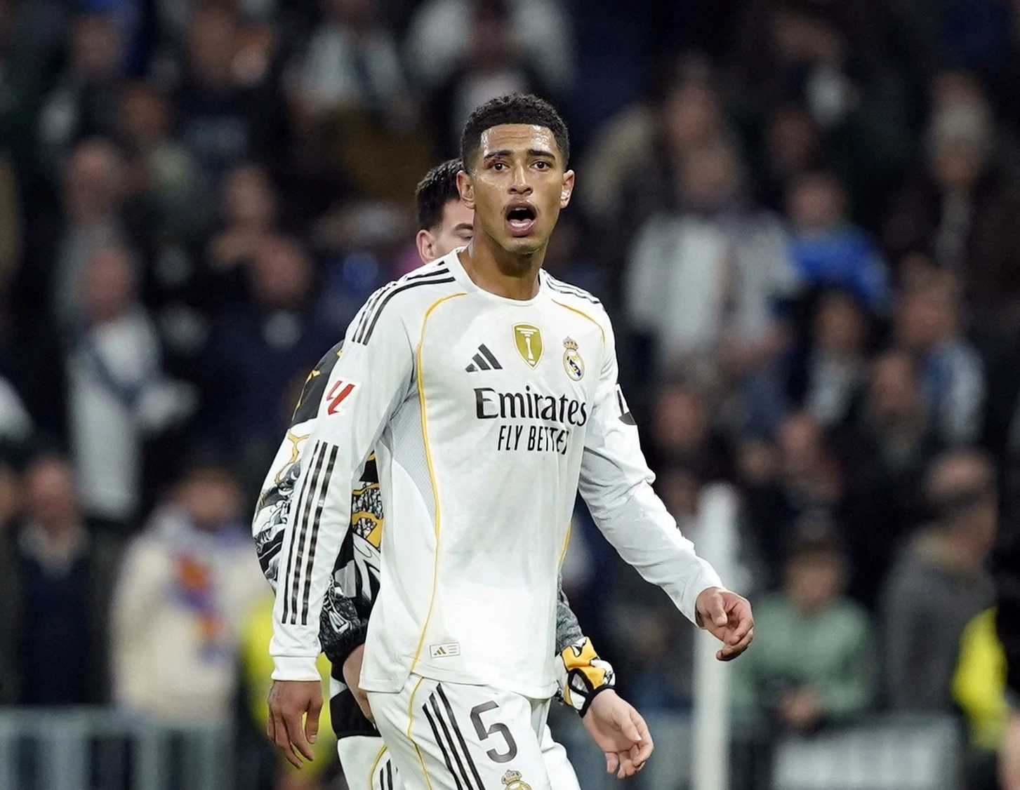 Real Madrid bao dong do truoc gio dau Man City hinh anh