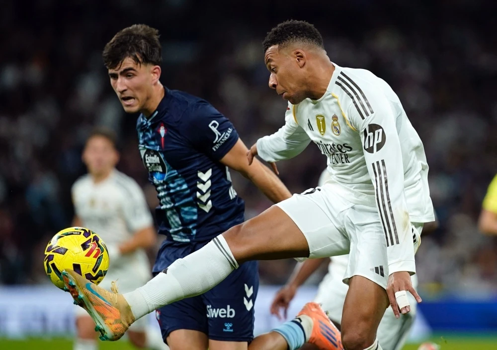 Mbappe gay ngon tay hinh anh