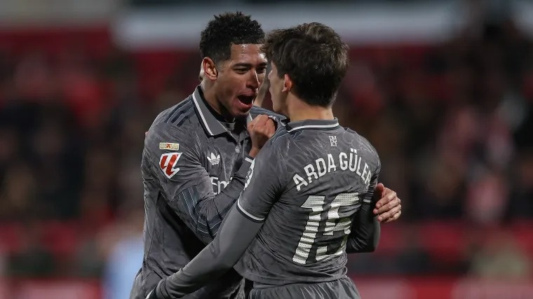 Guler va Bellingham gay ra van de o Real hinh anh