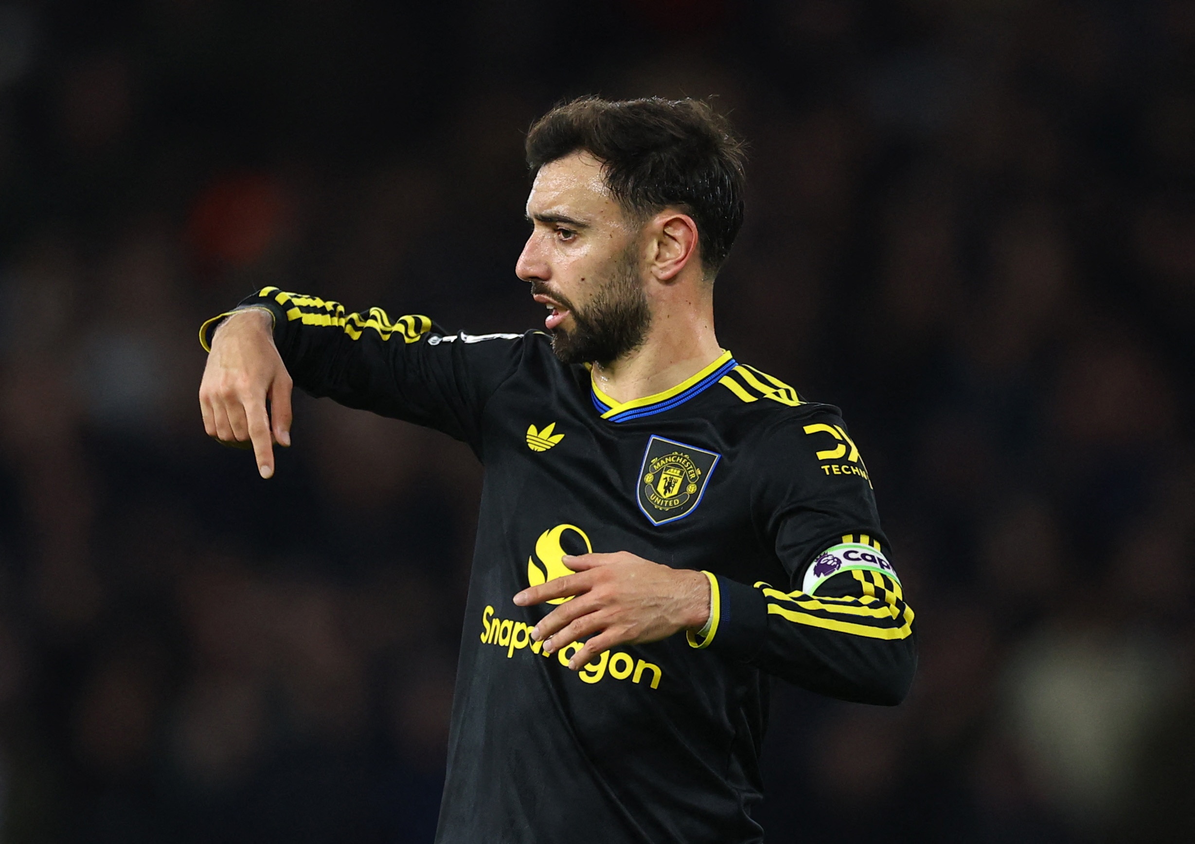 MU khong du lanh de ban Bruno Fernandes hinh anh