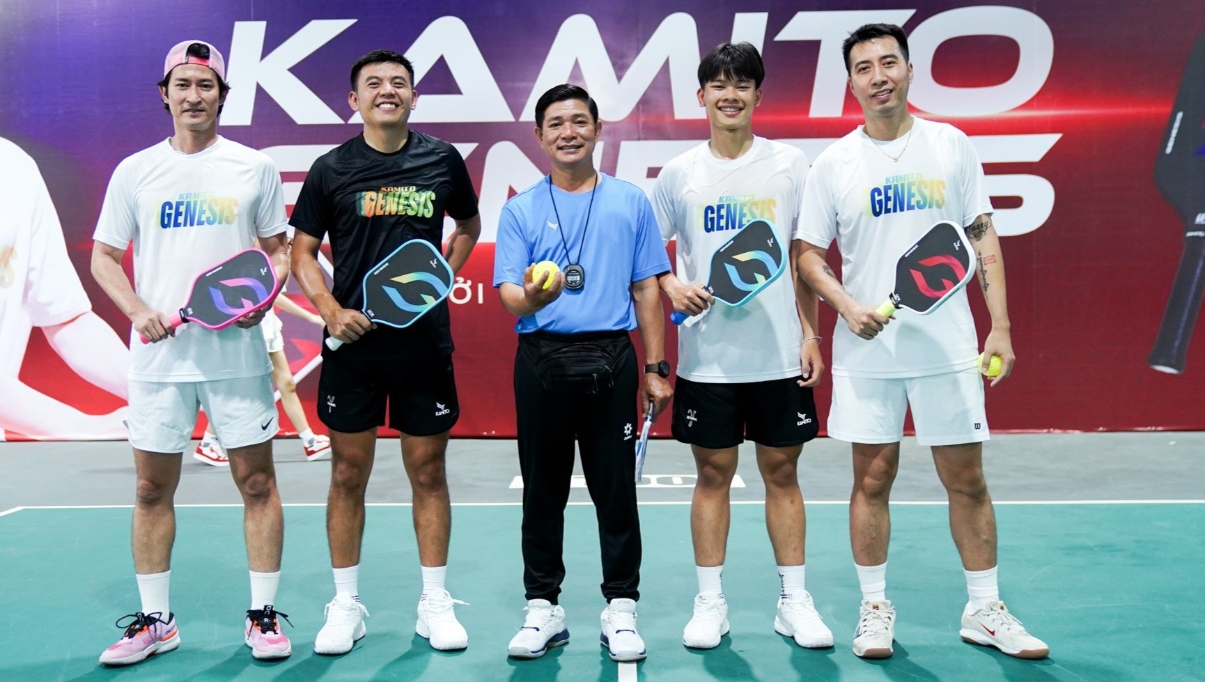 Tay vot tre Xuan Duc buoc ra san choi lon hon hinh anh