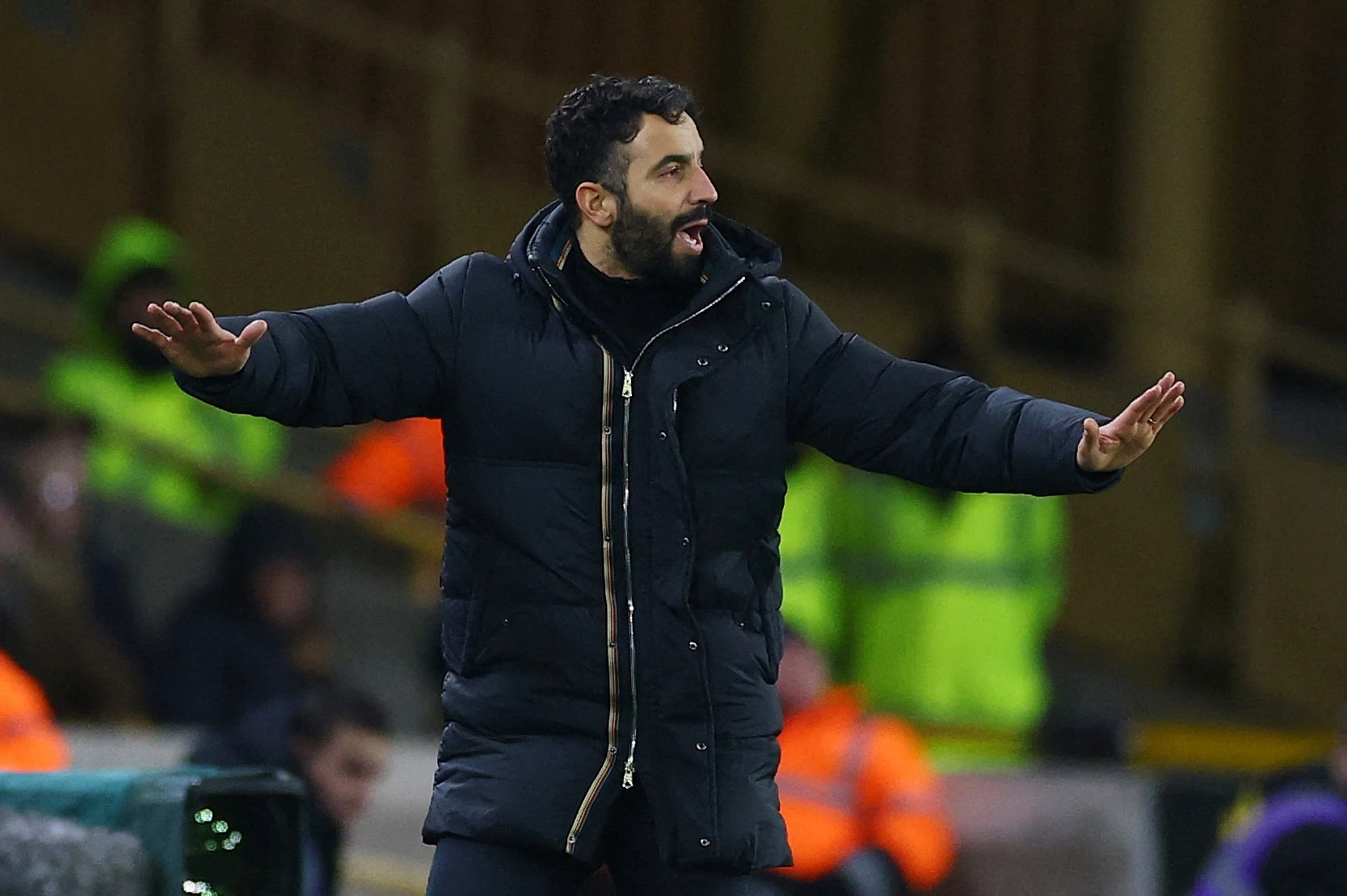 Amorim dap tin MU vung tien giua mua hinh anh