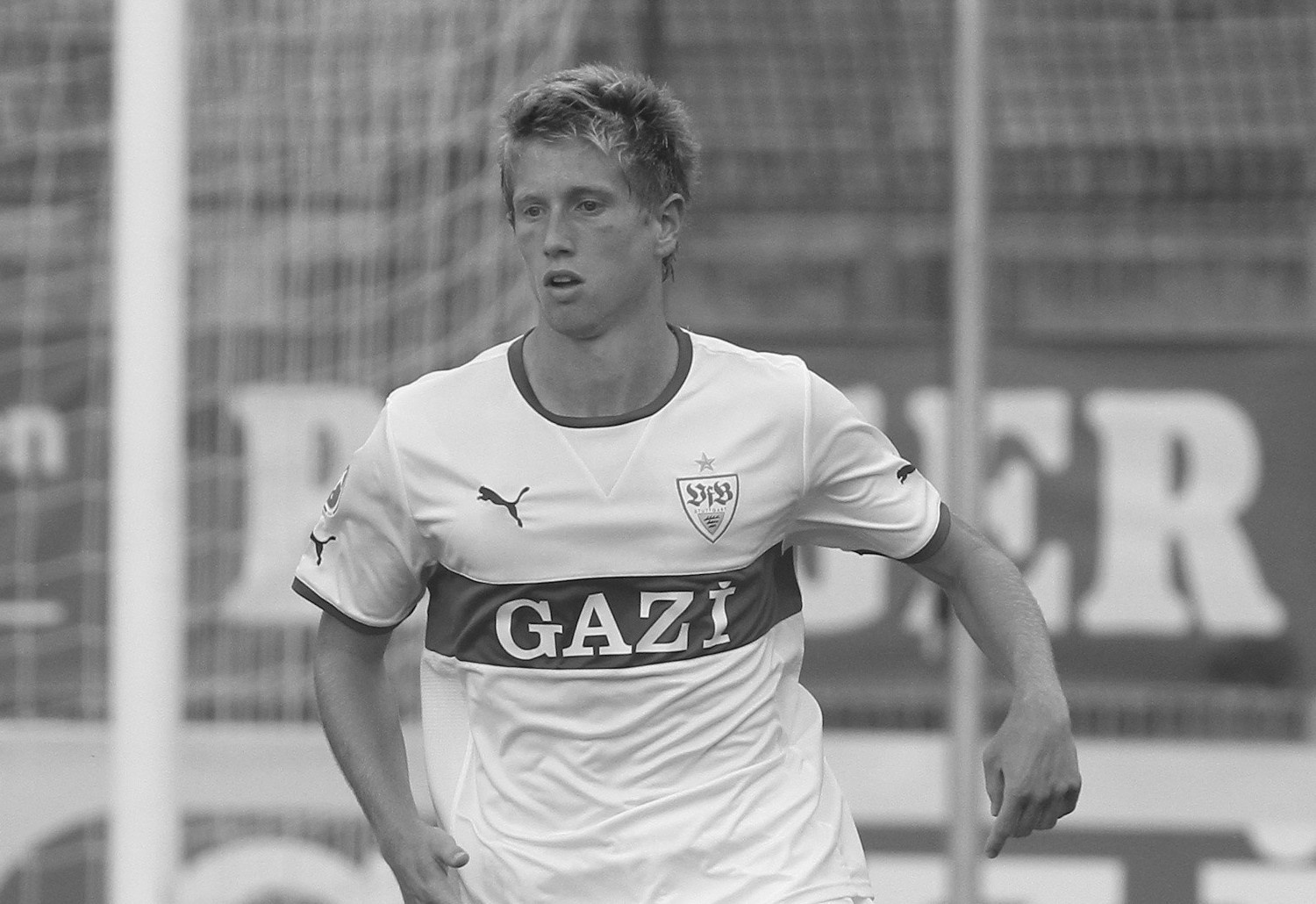 Roi tu cap treo, cuu cau thu Duc qua doi o tuoi 34 hinh anh