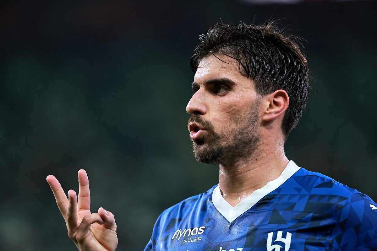 Neves muon den MU hinh anh