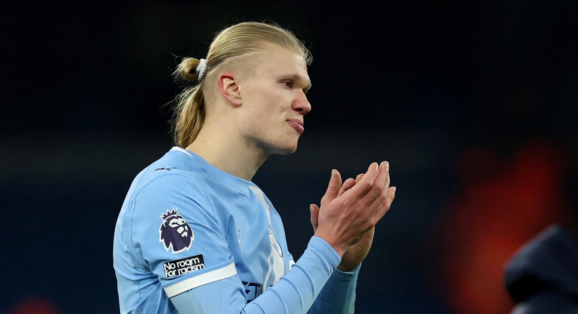 Man City sup do truoc Chelsea o phut 90+4 hinh anh