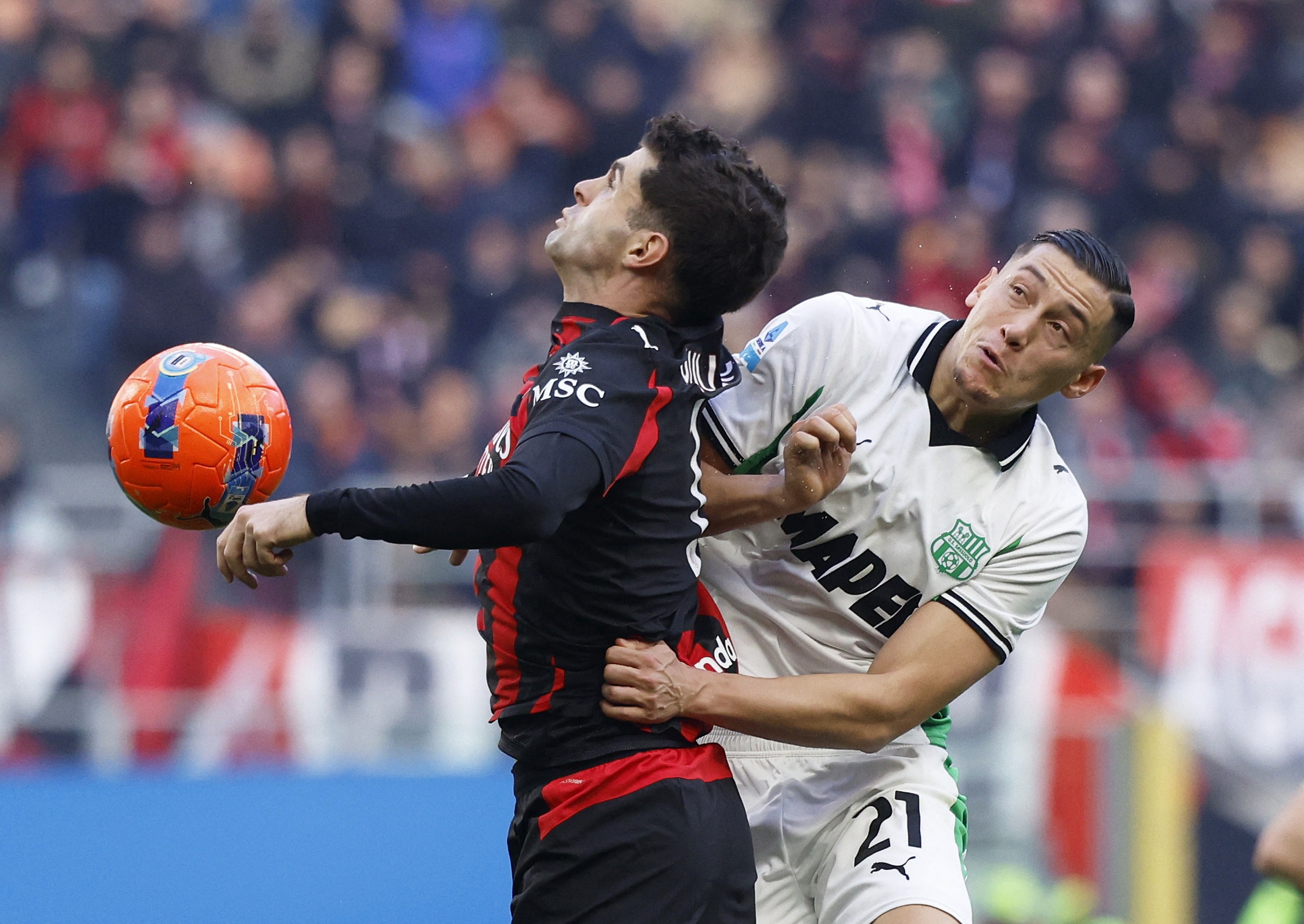 Muc gia de tuyen thu Indonesia sang AC Milan hinh anh