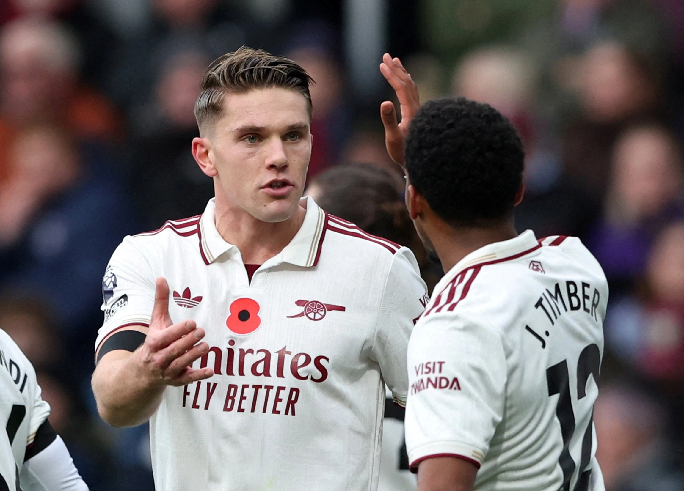 Roy Keane goi Gyokeres la 'bom xit' hinh anh