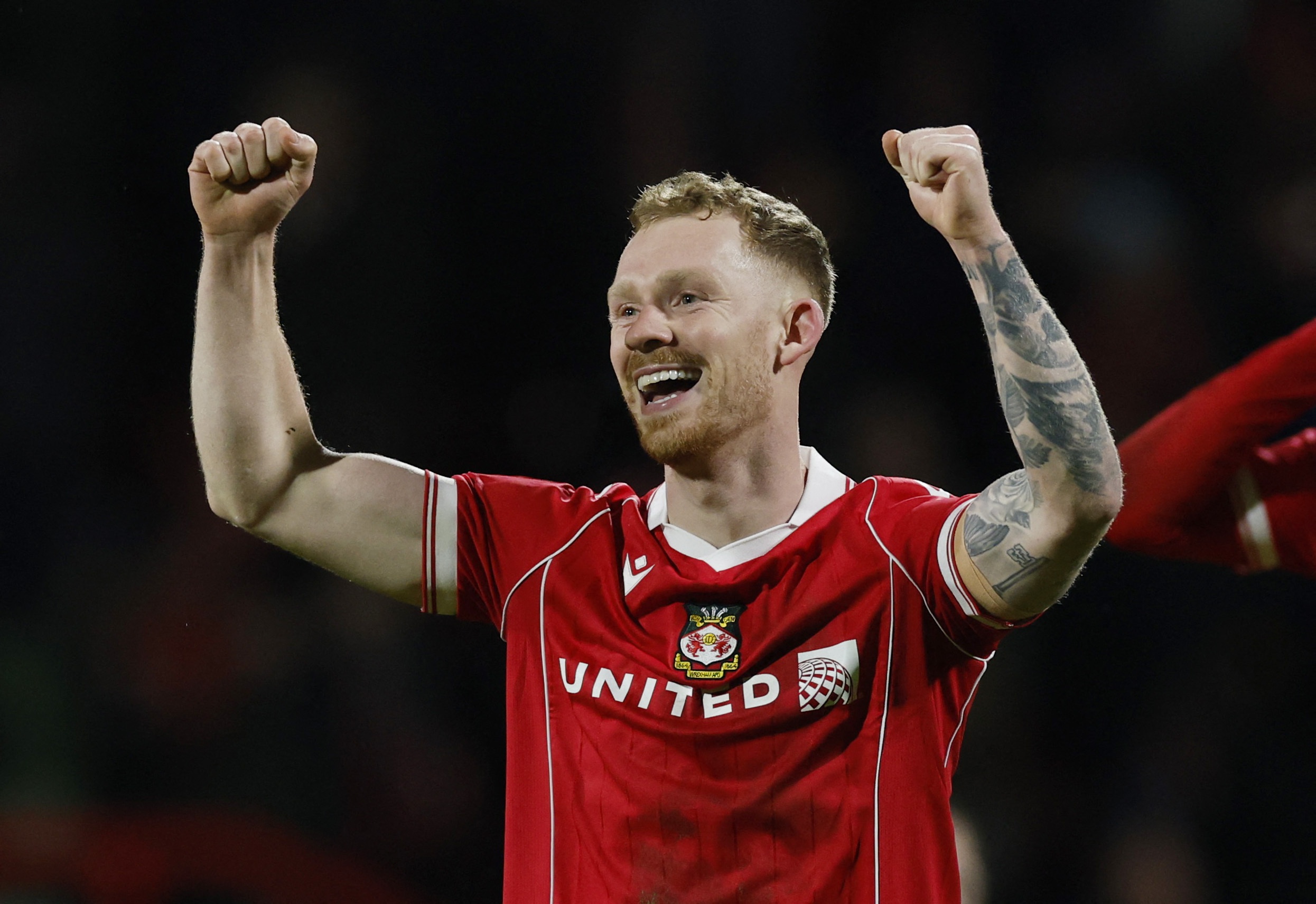 Doi cua dien vien Hollywood tao dia chan o FA Cup hinh anh