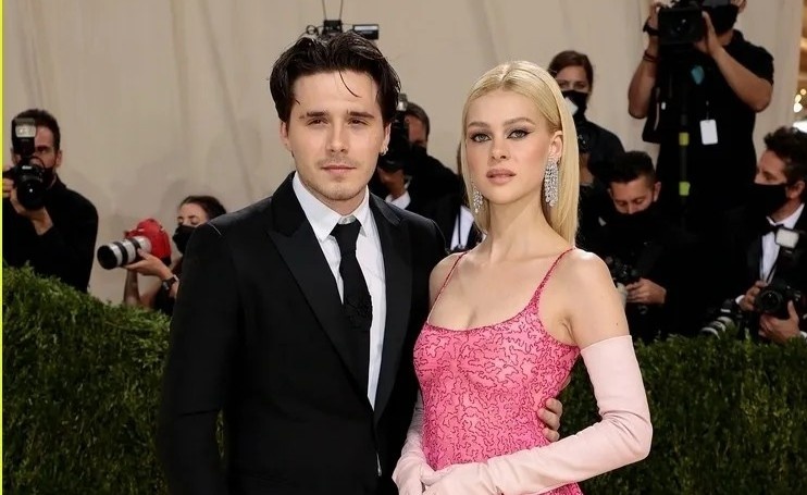 Gia dinh Beckham chao dao vi con trai ca hinh anh