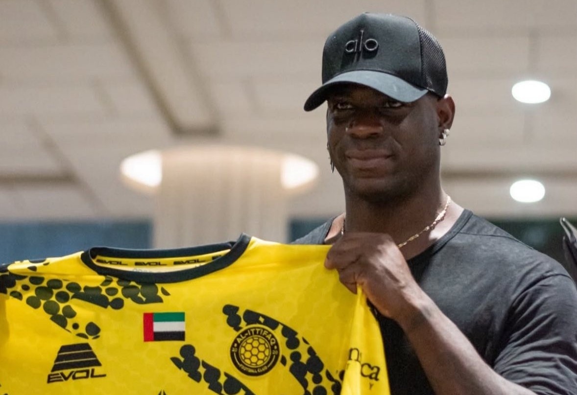 Balotelli thoat canh that nghiep hinh anh