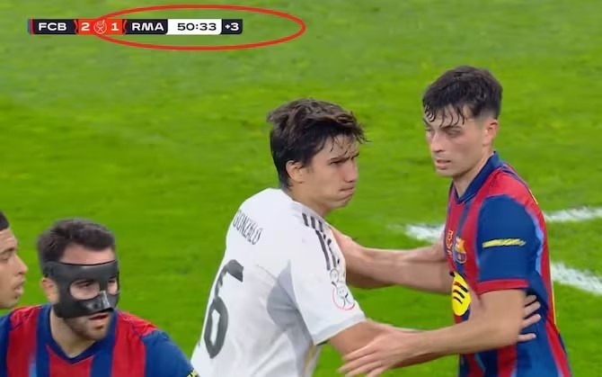 Trong tai gay tranh cai lon o tran El Clasico hinh anh