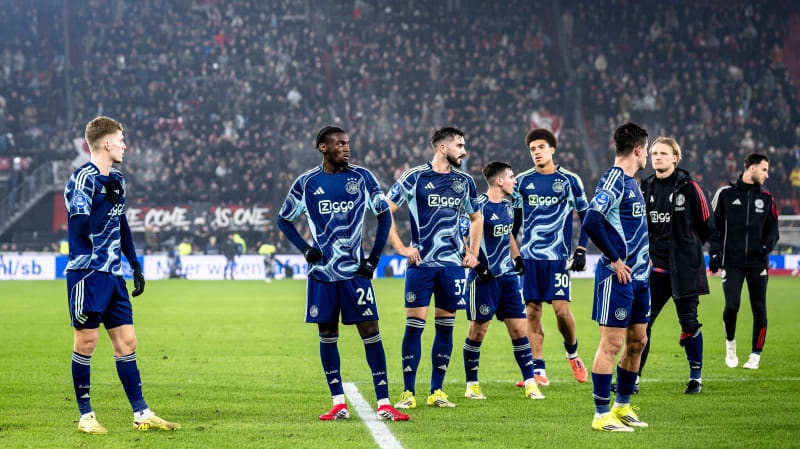 Ajax nhan that bai tui ho nhat sau 99 nam hinh anh