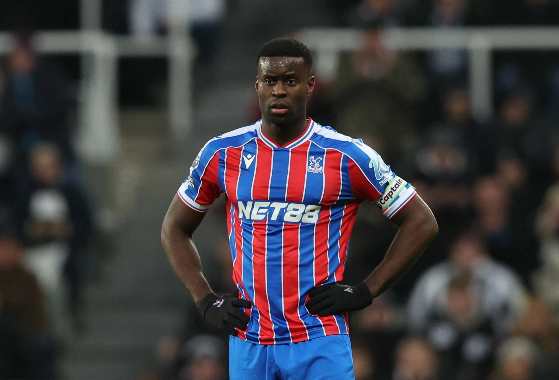 Nua ty bang cua Man City thach thuc Premier League hinh anh