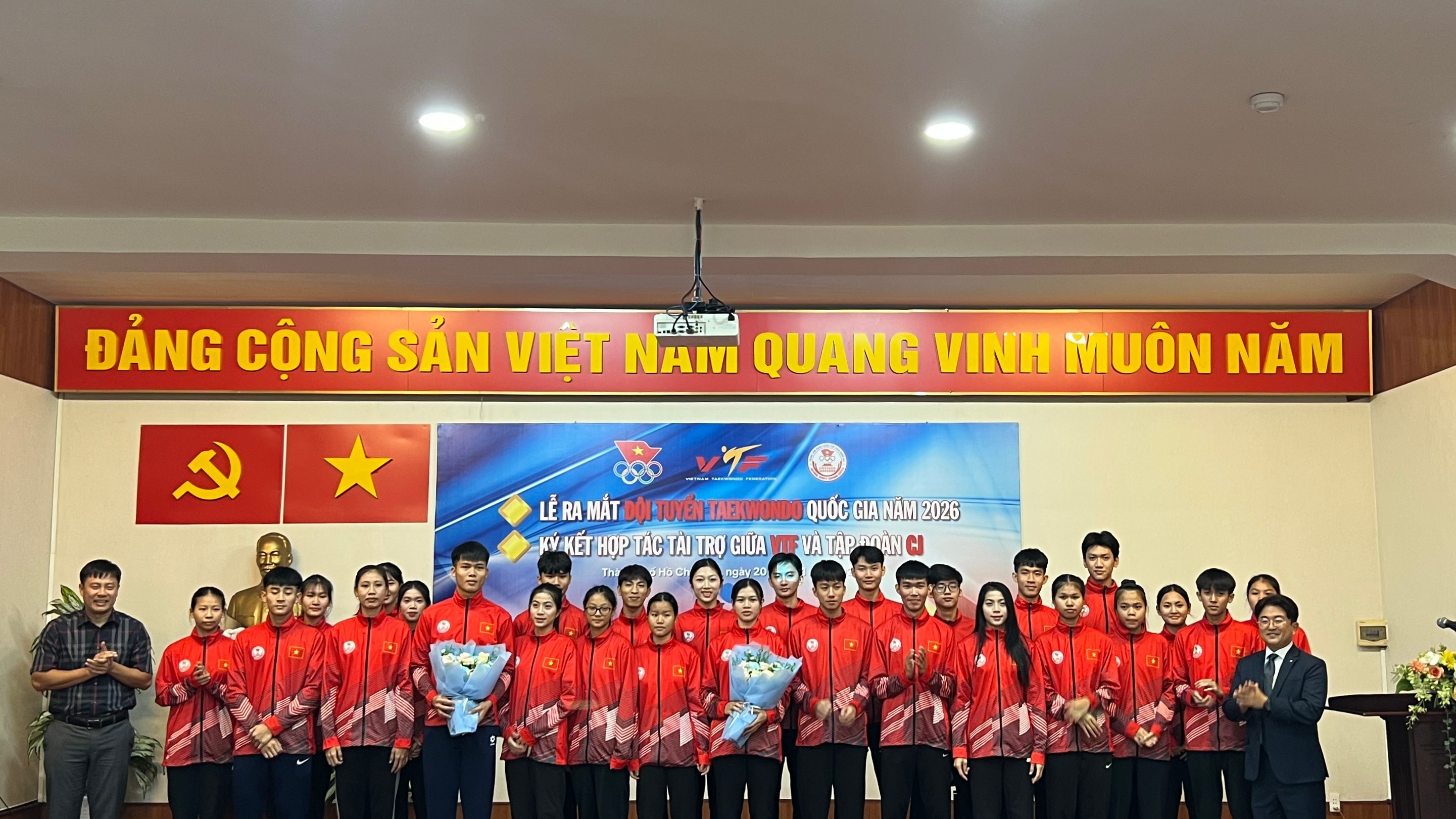 Ra mat doi tuyen Taekwondo Viet Nam 2026 hinh anh