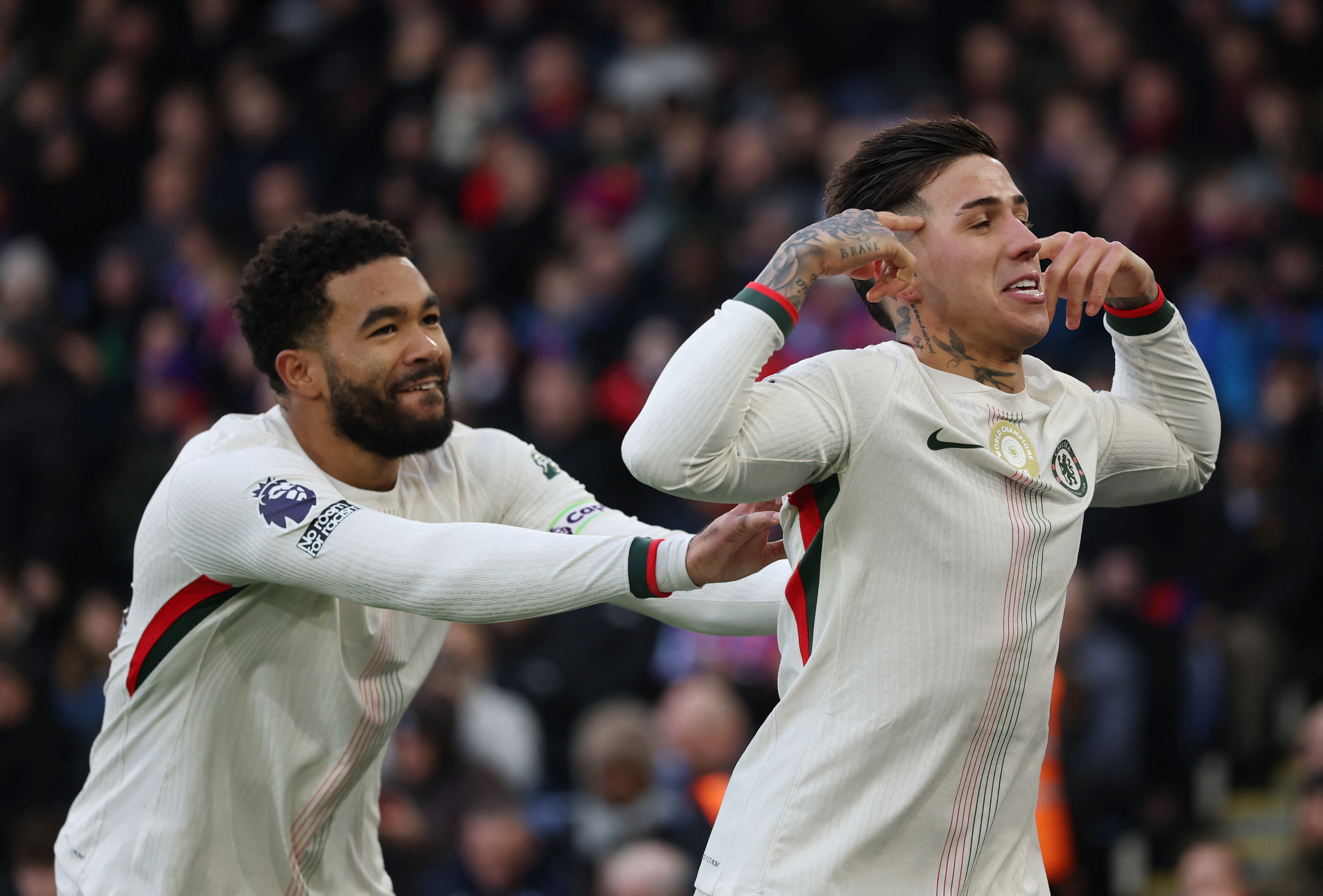 Chelsea day Liverpool khoi top 4 hinh anh