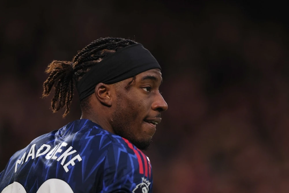 Madueke xuat hien, trat tu canh phai Arsenal lung lay hinh anh