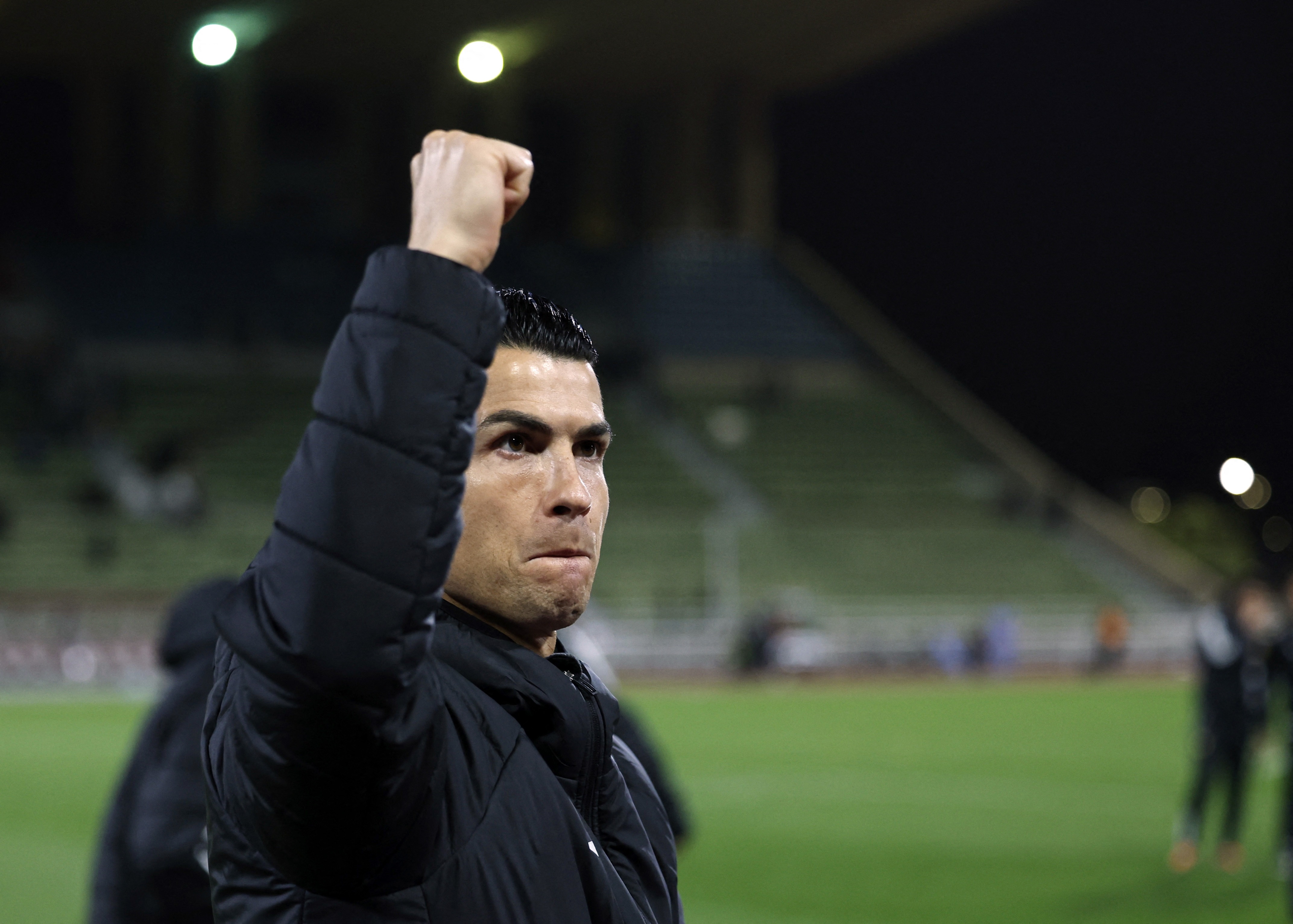 Ronaldo hung chi trich hinh anh