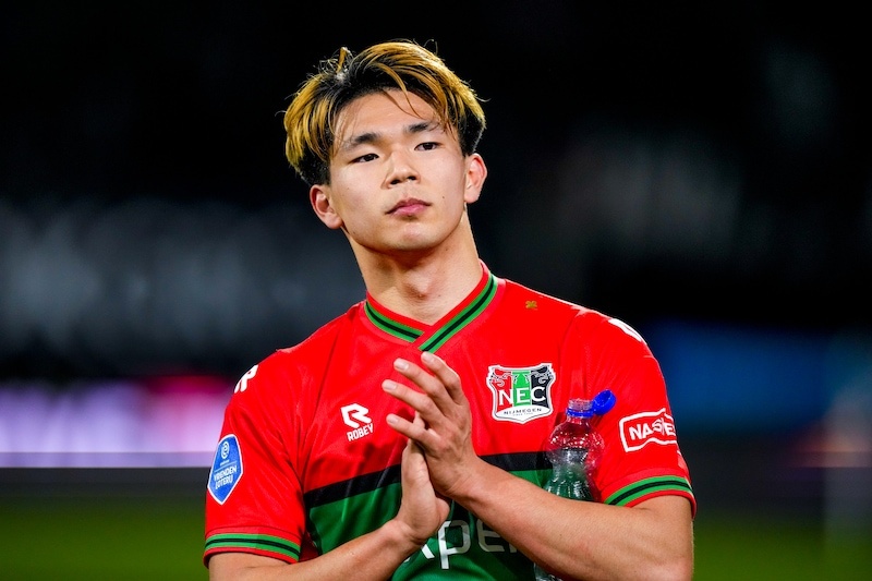 Ky chuyen nhuong lich su cua bong da Nhat Ban hinh anh