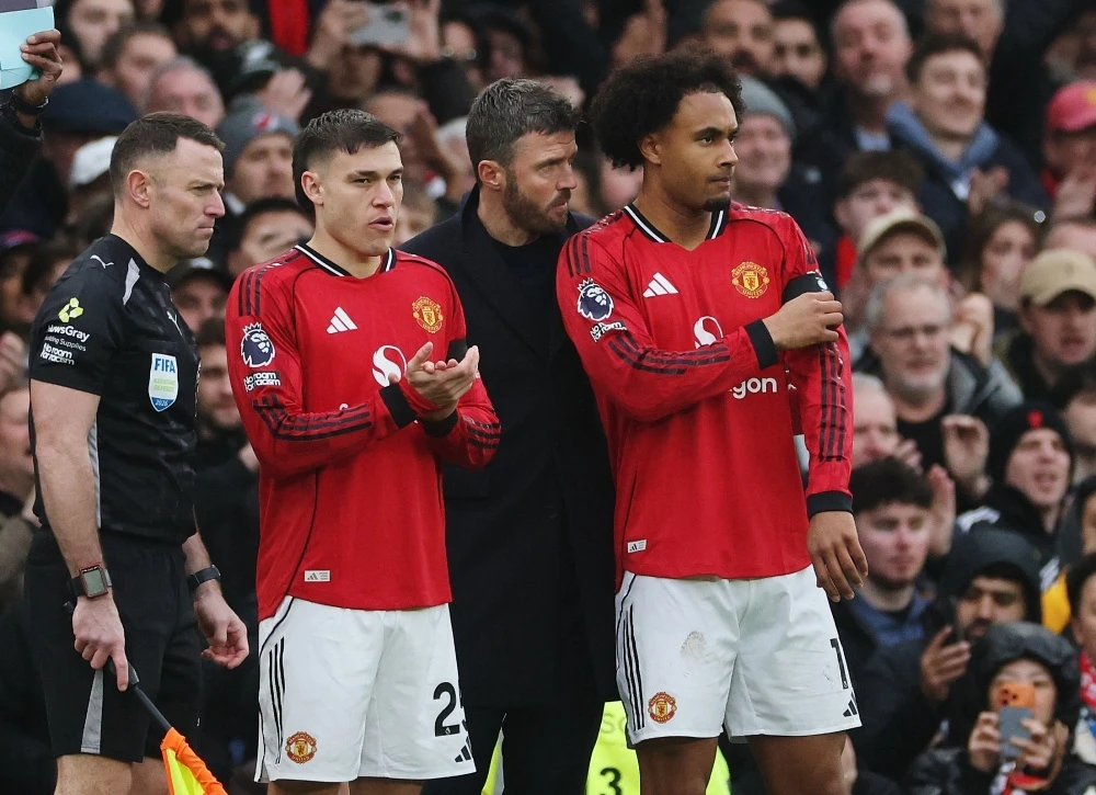 Carrick chi ra Manchester United da sai o dau hinh anh