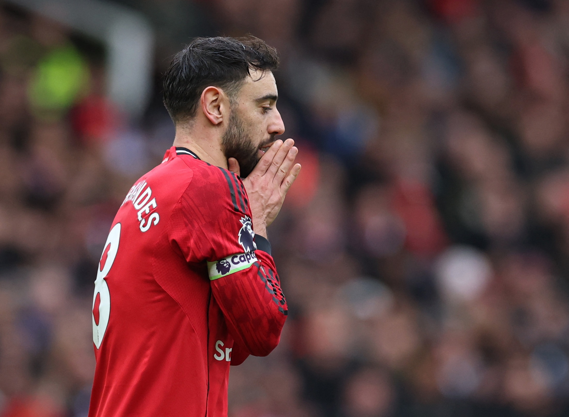 Cai om dau cua Bruno va thong diep gui toi MU hinh anh