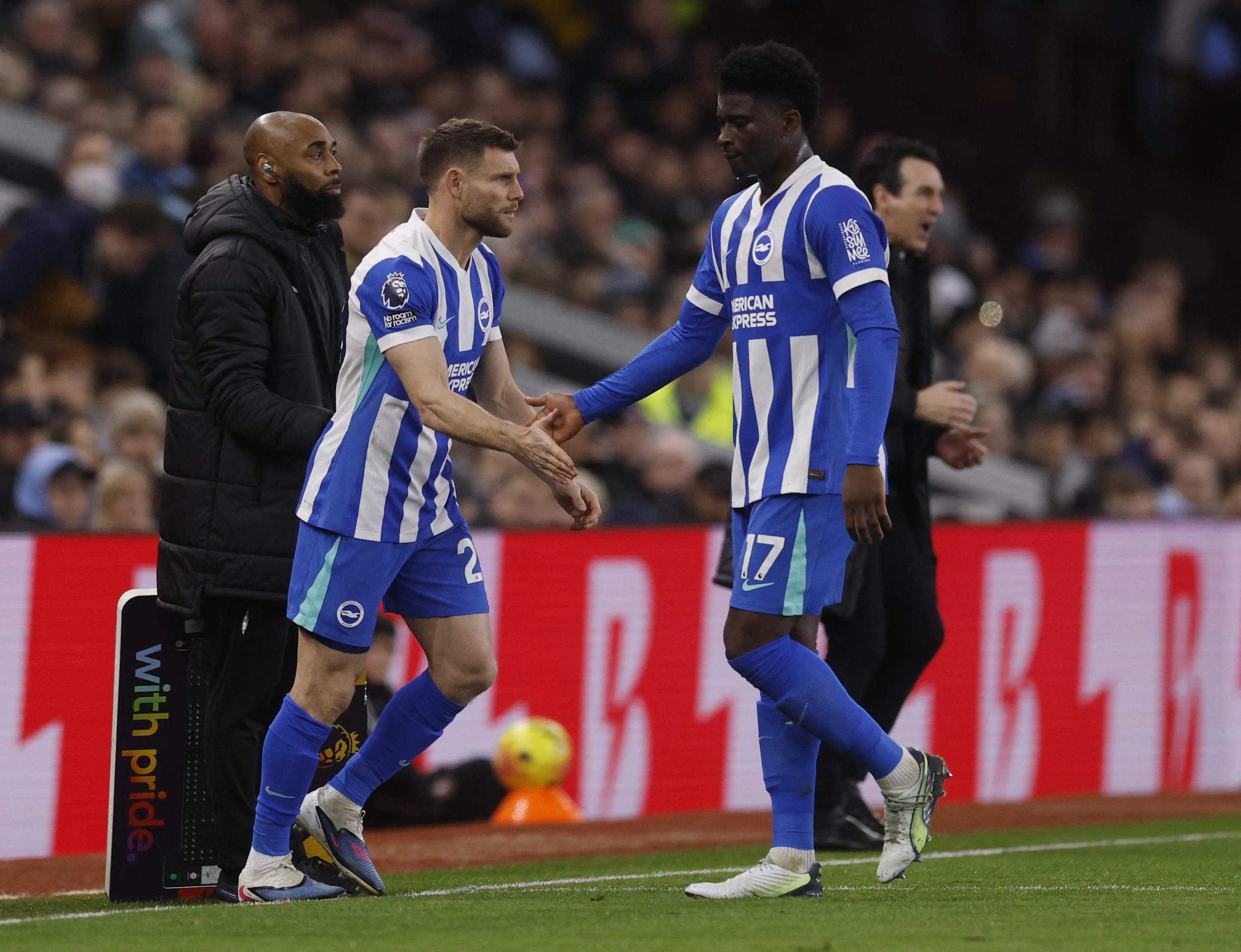 Khoanh khac lich su trong ngay Villa thang Brighton hinh anh