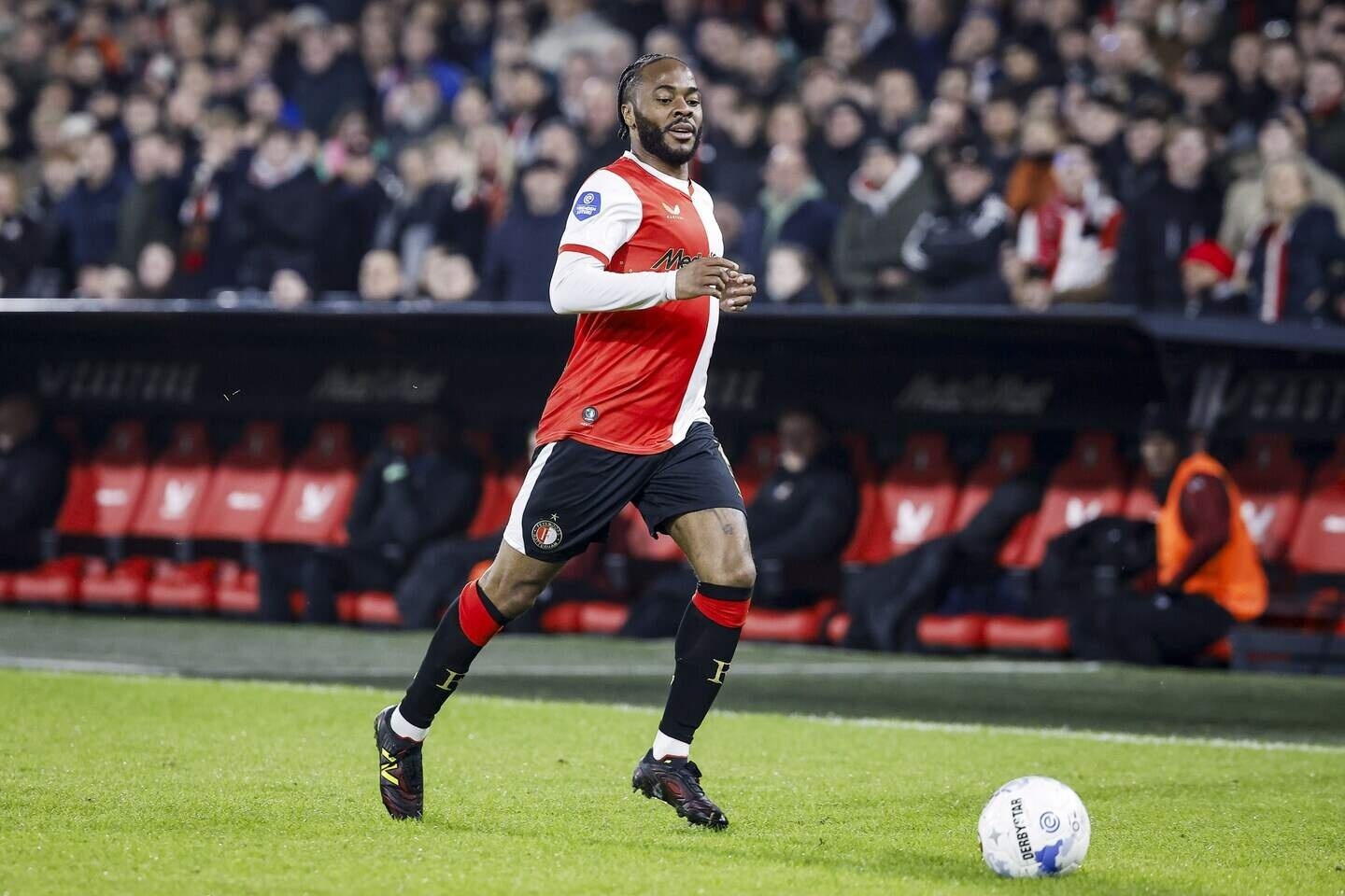 Sterling toa sang hinh anh