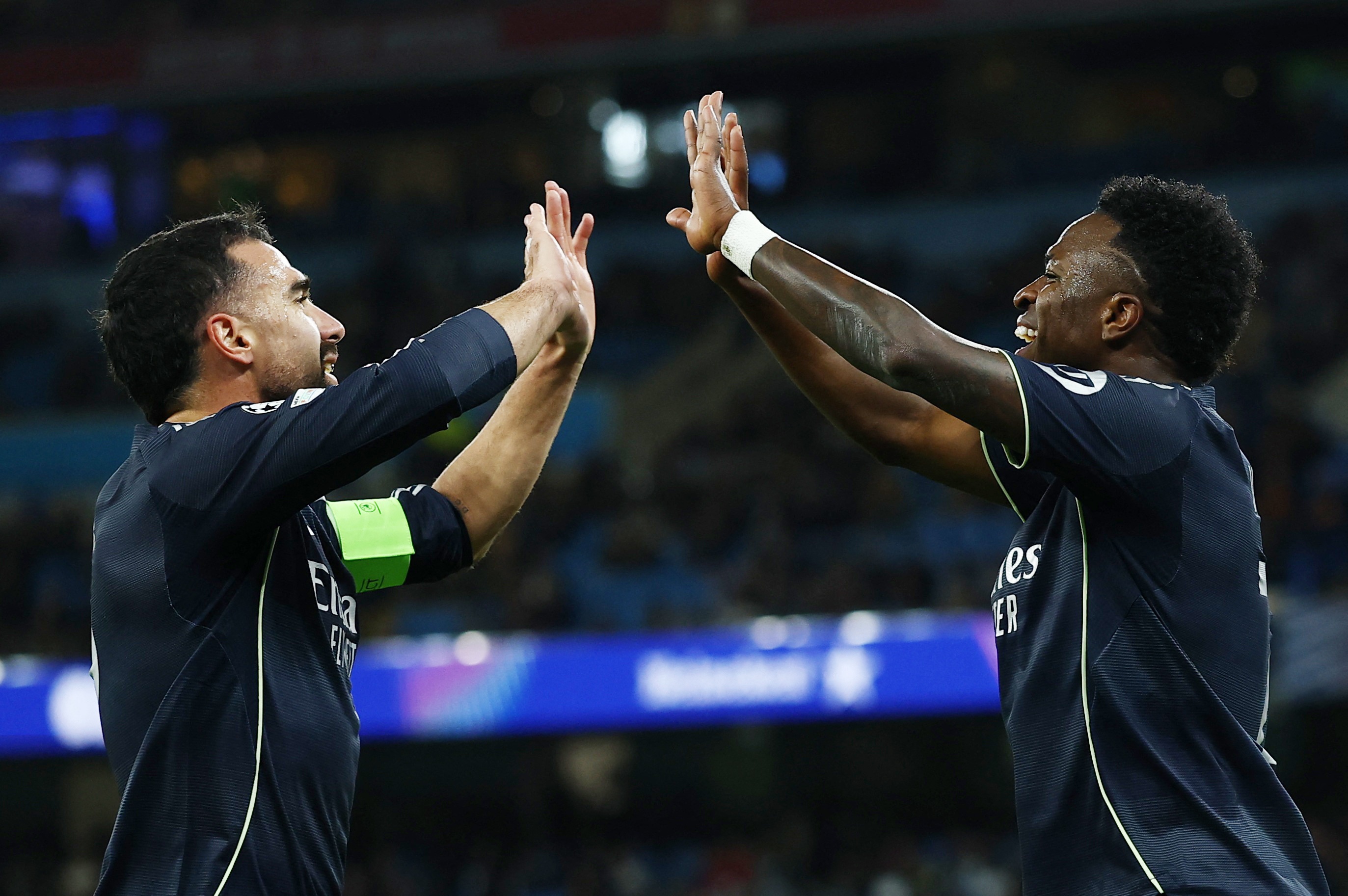 Mua tien thuong do xuong Real Madrid hinh anh