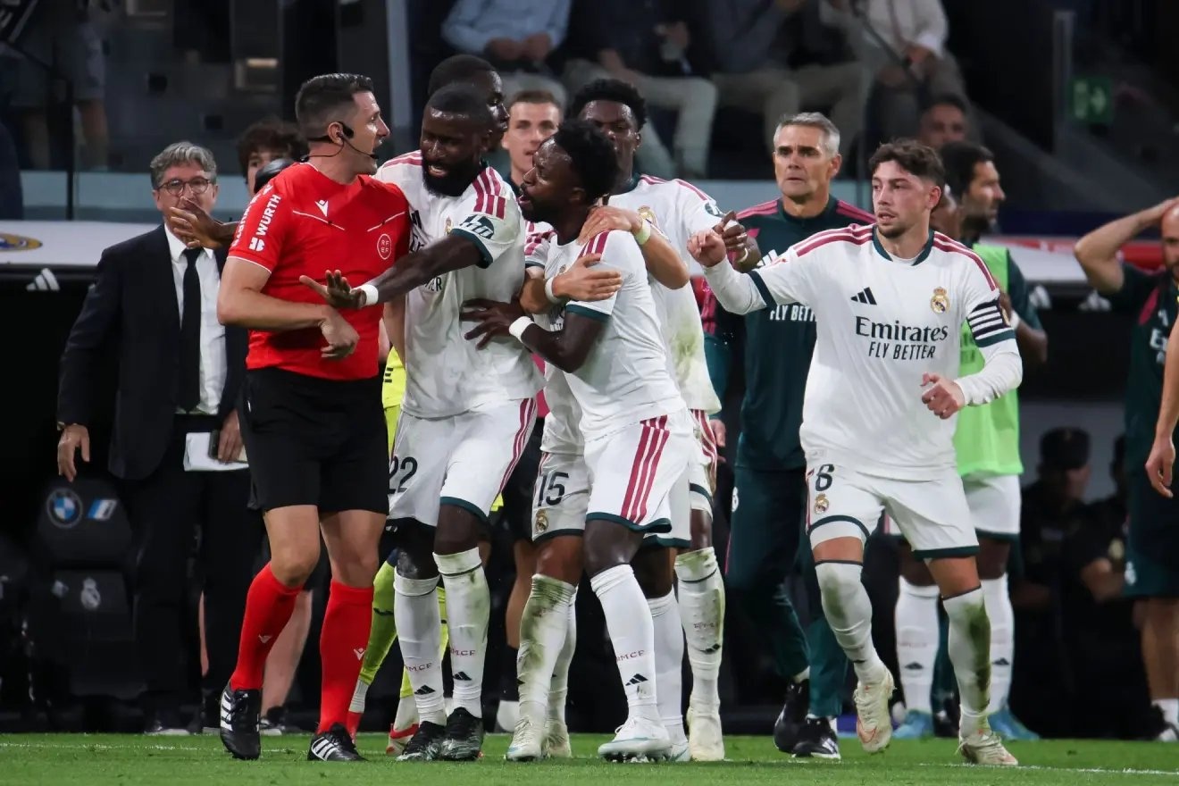 Real Madrid khó cứu nổi Vinicius