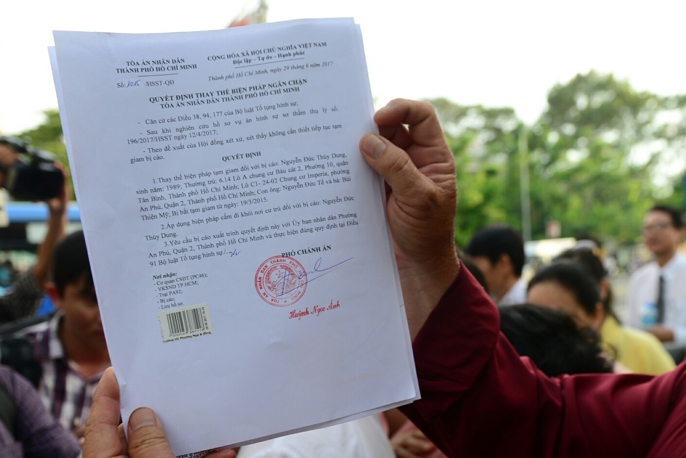 hoa hau Phuong Nga duoc tai ngoai anh 6