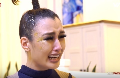 The Face tap 10: Thi sinh tu rut lui vi uc che voi Hoang Thuy hinh anh
