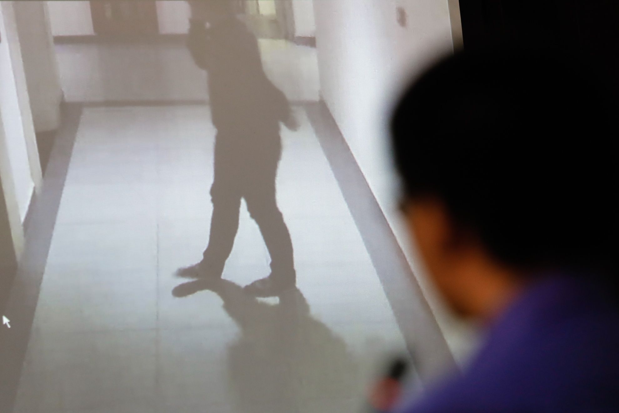 'Chiec dien thoai co 900.000 dong ma lay mang con gai nguoi ta' hinh anh