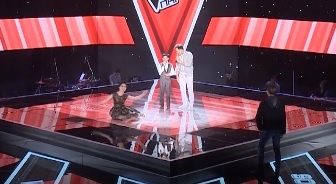 The Voice Kids: Huong Tram te tren san khau khi bi thi sinh tru diem hinh anh