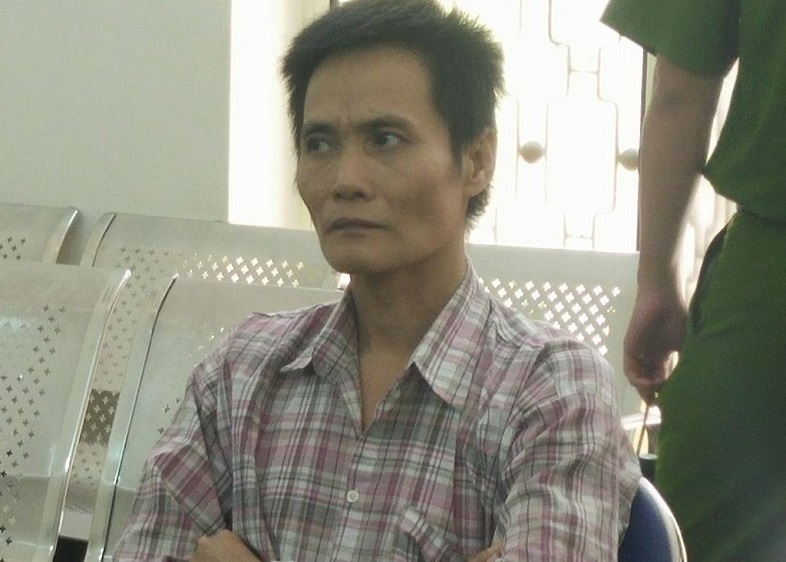 Nguoi vo bi chong dot xin giam an cho ke hai minh hinh anh