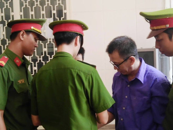 Ke ham hiep be gai 13 tuoi mang thai linh 15 nam tu hinh anh