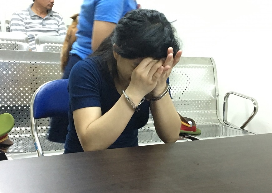 Me oi, sao nhan tam doat mang con? hinh anh